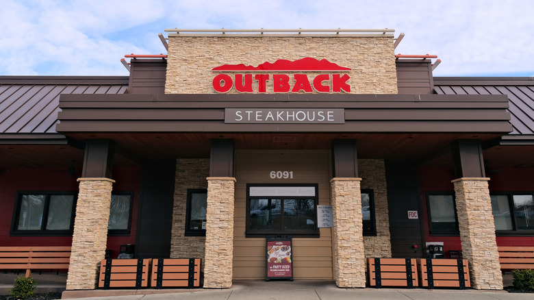 Outback Steakhouse restaurant exterior
