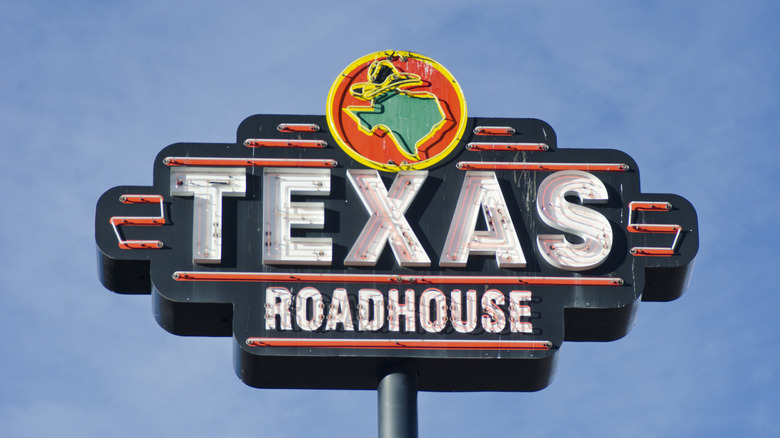 Texas Roadhouse restaurant sign.
