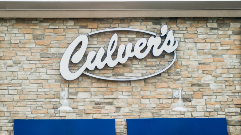 A Culver's sign on the outside of a restaurant