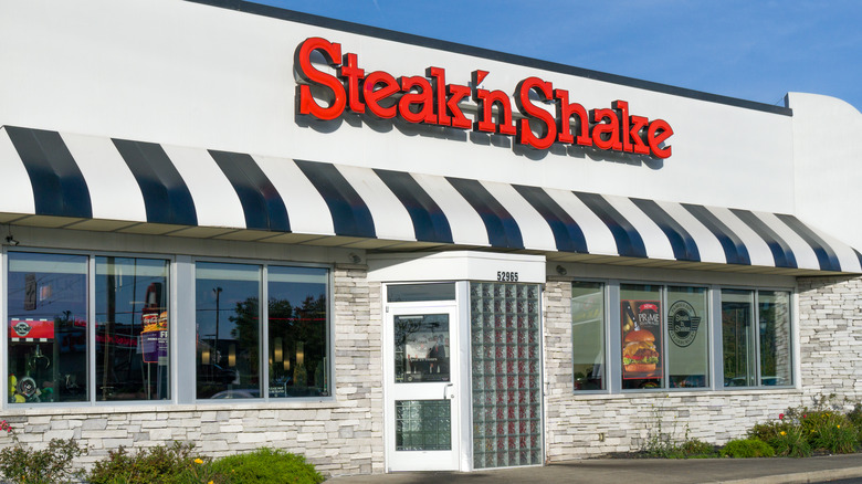 Steak 'n Shake restaurant exterior