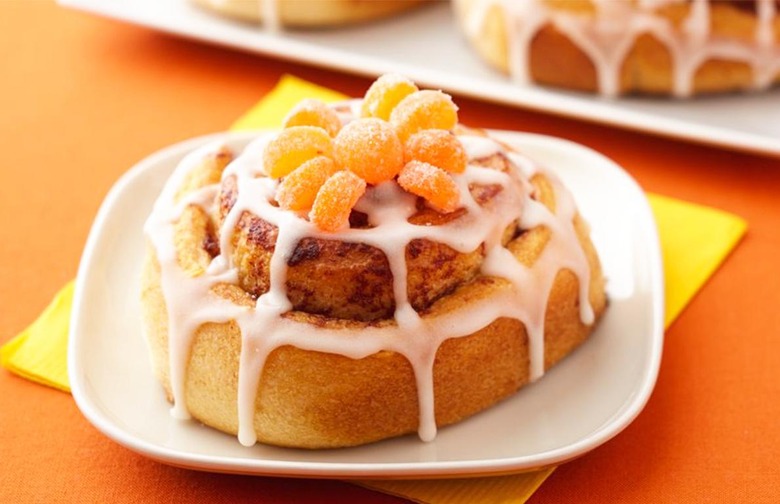 Spider Web Cinnamon Rolls