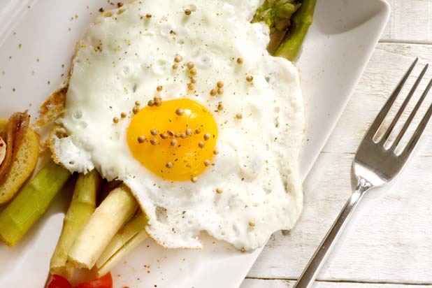 Baked Asparagus with Fried Egg and Dill Recipe