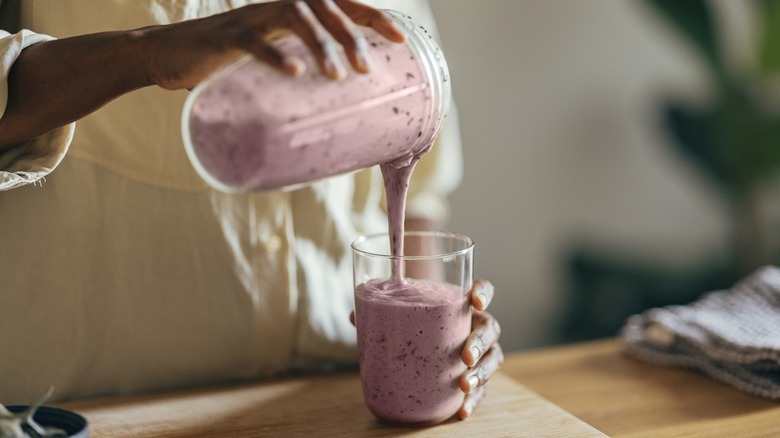 Making a fruit smoothie