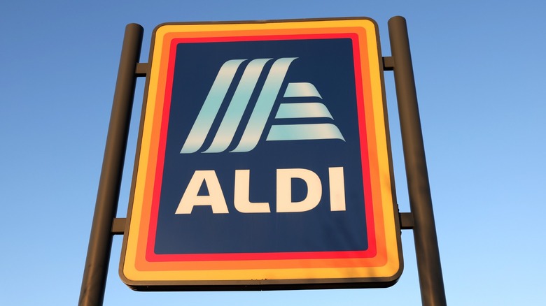 Aldi Grocery Store signage