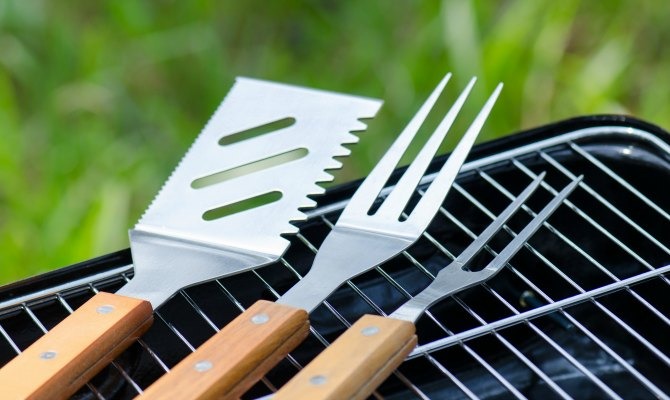 10 Grilling Tools That Everyone Should Own