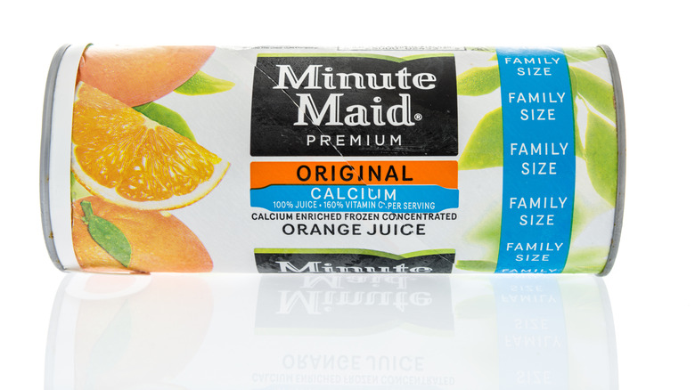 A can of frozen Minute Maid orange juice concentrate.