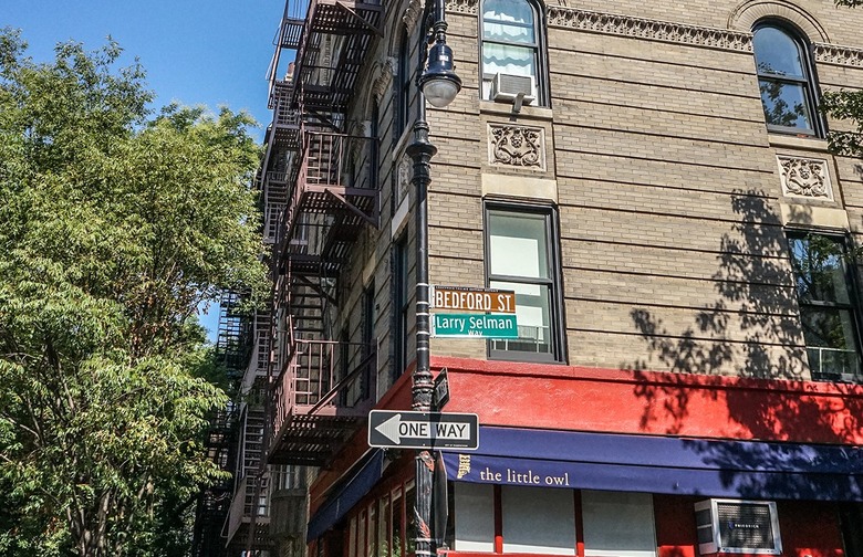 S1 EP 9: "The One Where the Underdog Gets Away"