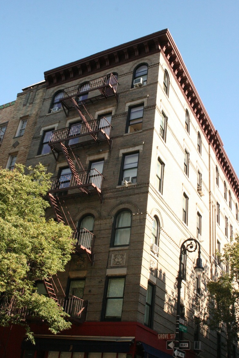 S2 EP 8: "The One With the List"