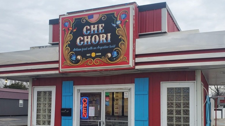 Che Chori exterior in daytime