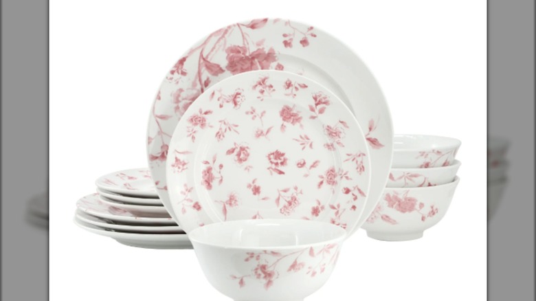 Martha Stewart dinnerware set