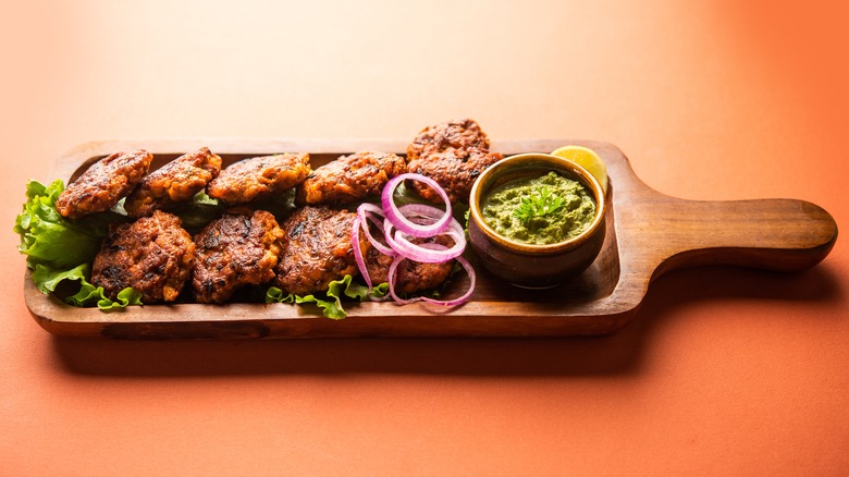 buffalo chicken kebabs with guacamole