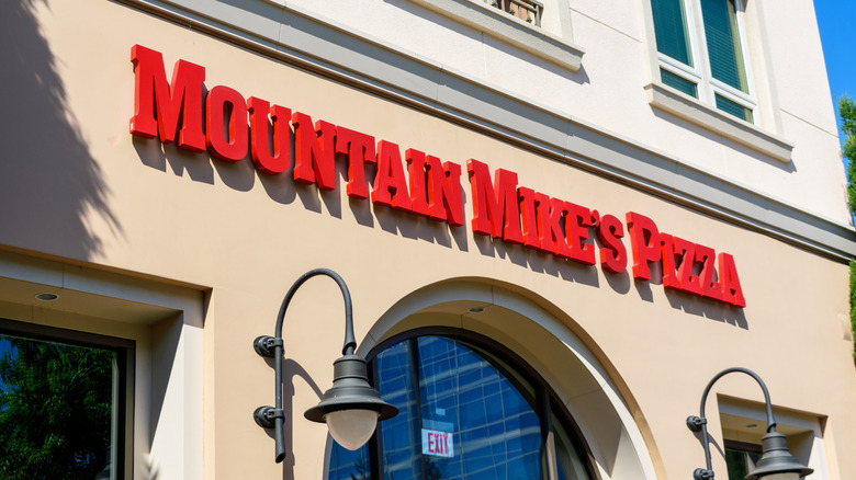 Mountain Mike's Pizza storefront