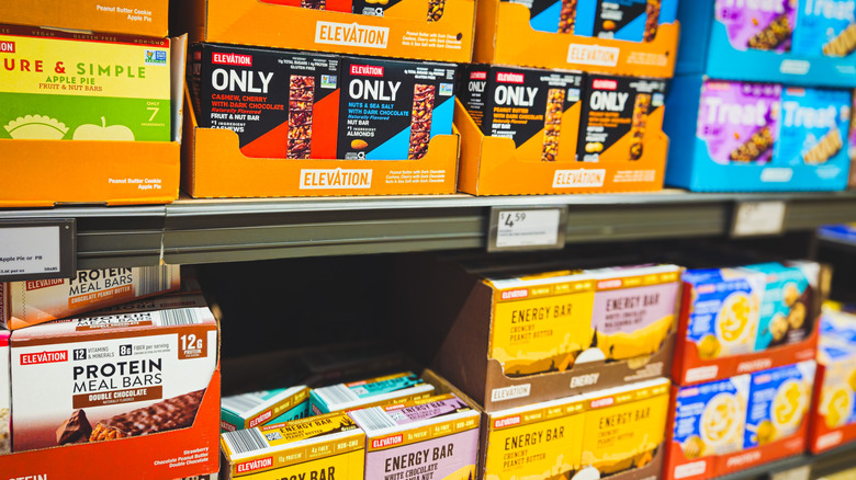 display in Aldi of Elevation brand energy bars