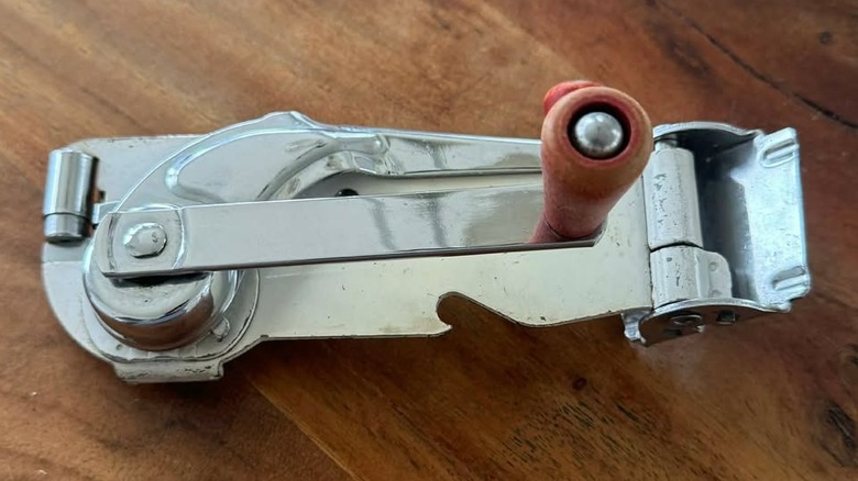 Close-up on an unmounted wall can opener