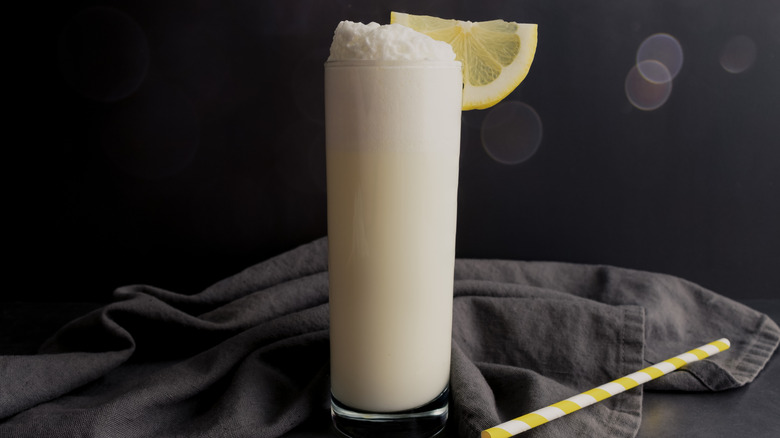 Ramos gin fizz