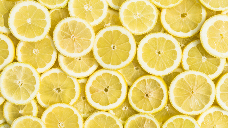 Lemon slices