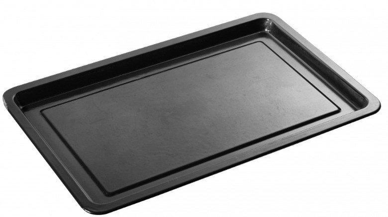 Black nonstick cooking pan
