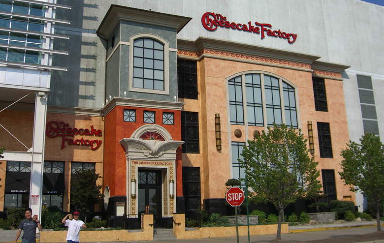 There Used to be a Self-Service Cheesecake Factory at Disney World's DisneyQuest