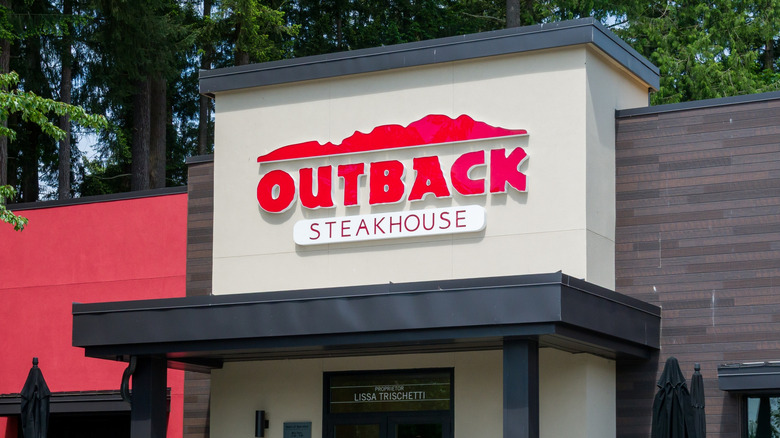 Outback Steakhouse restaurant exterior