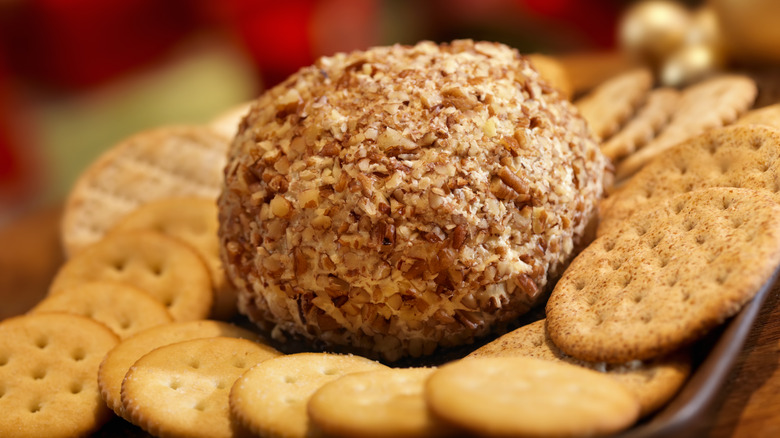 Cheese ball with crackers