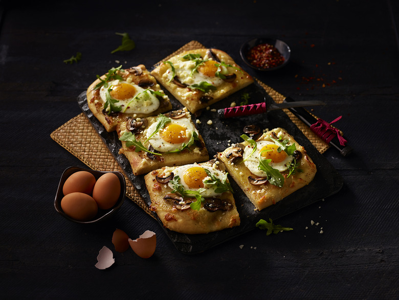 https://www.thedailymeal.com/img/gallery/101-ways-to-cook-an-egg/100_Flatbread.jpg