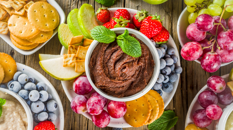 chocolate hummus with fruit and crackers