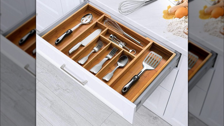 Product image of Belmint Expandable Silverware Organizer