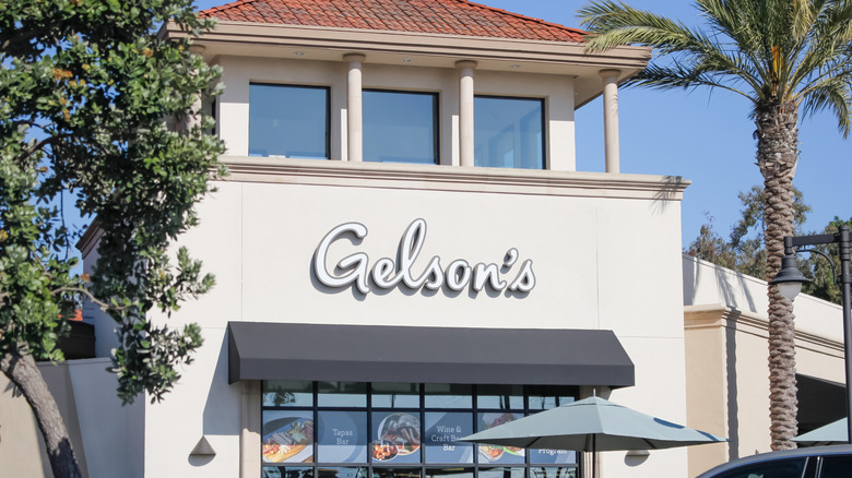 Exterior sign of a Gelson's