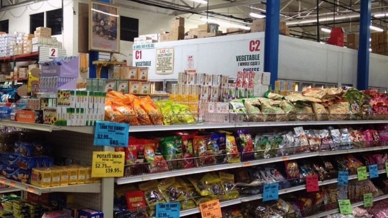 Interior of LAX-C wholesale market