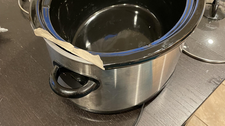 Crock-Pot with damaged insert pot