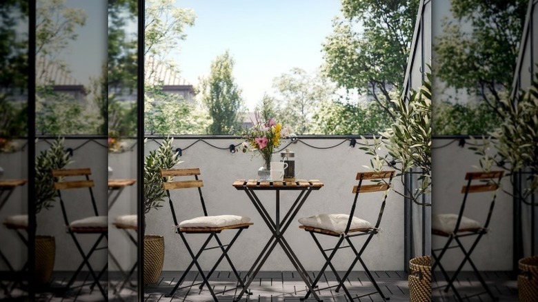 TARNO bistro table in outdoor space