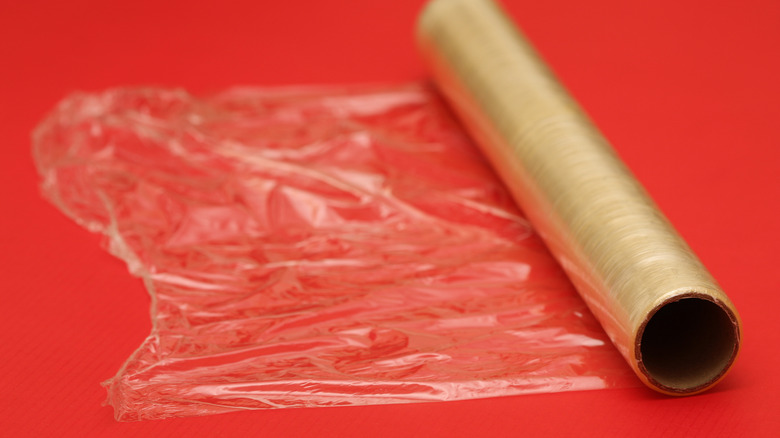 Plastic food wrap roll