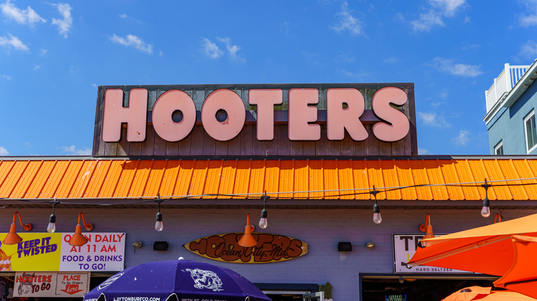 Hooters storefront