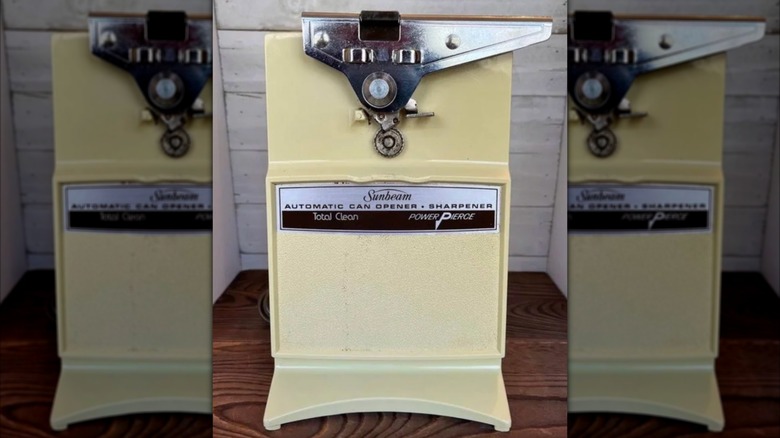 Pale yellow electric can opener