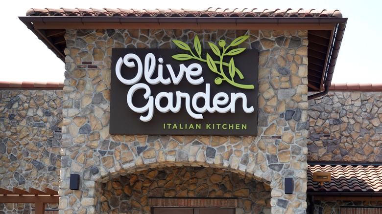 olive garden exterior