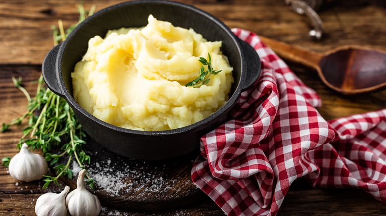 Mashed potatoes with garlic