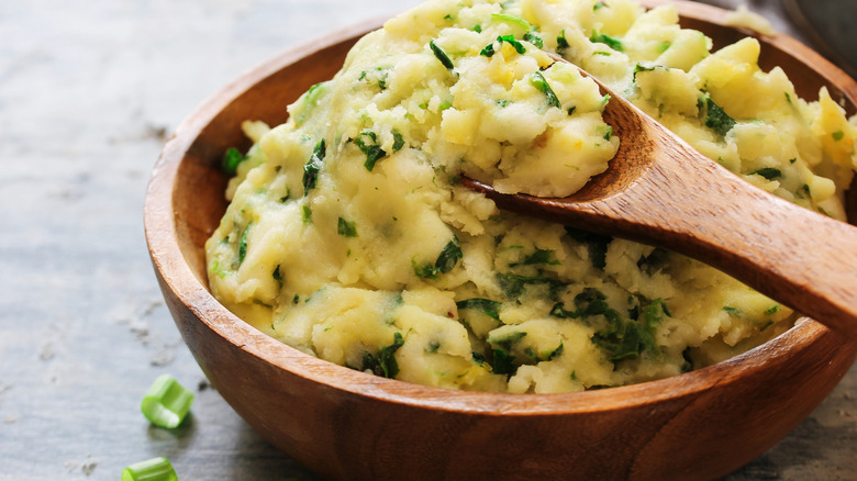 Mashed potatoes with green onions