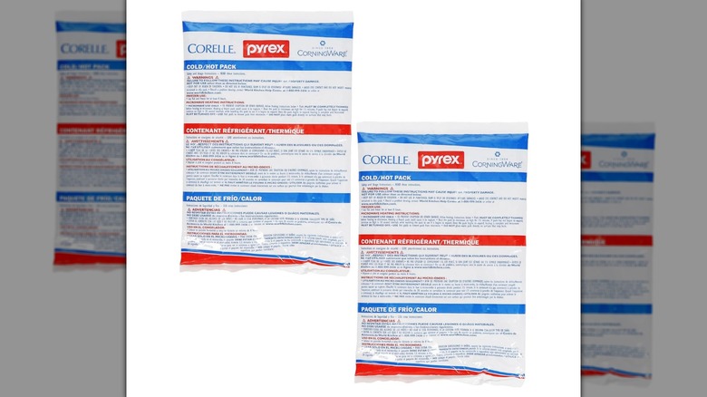 Pyrex Portables large cold/hot packs on a white background