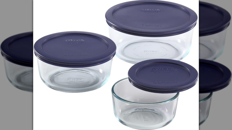 Pyrex Simply Store glass food storage containers on a white background