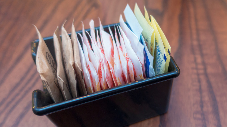 Container of artificial sweeteners