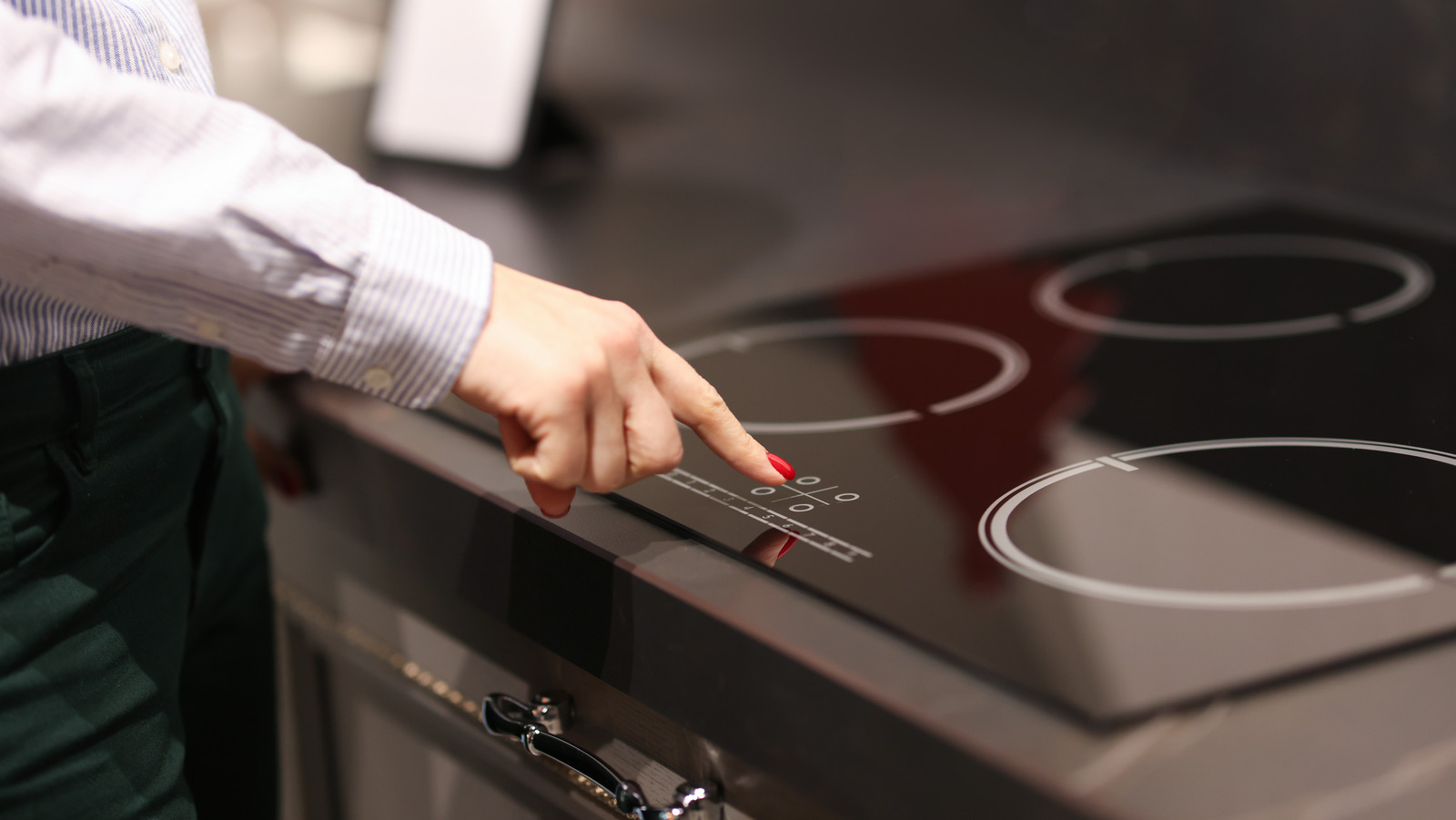 12 Mistakes Everyone Makes When Cooking On An Induction Cooktop - Vimarsana News