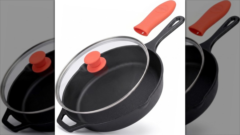 Product image of the NutriChef 12-Inch cast-iron skillet set