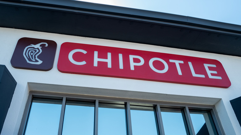 Chipotle store exterior
