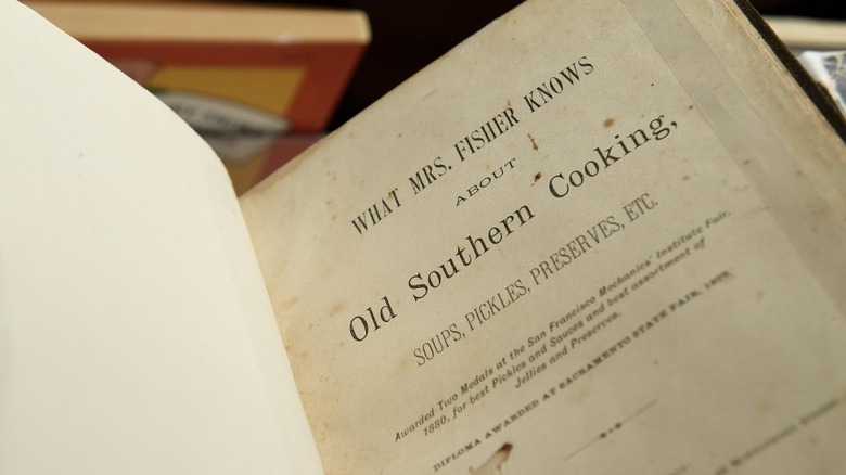 Inner title page of What Mrs. Fisher Knows About Old Southern Cooking