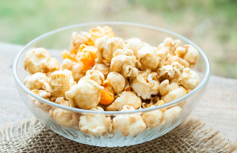 Easy Caramel Popcorn