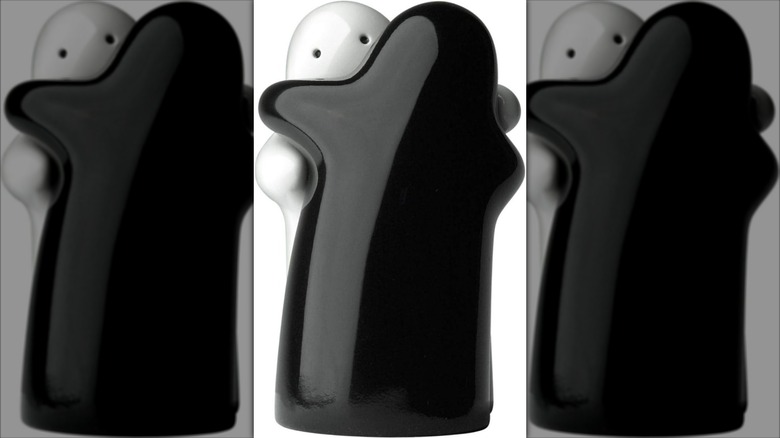 Hugging ghost salt and pepper shakers