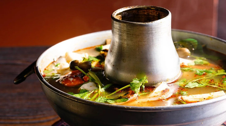 thai tom yum soup pot