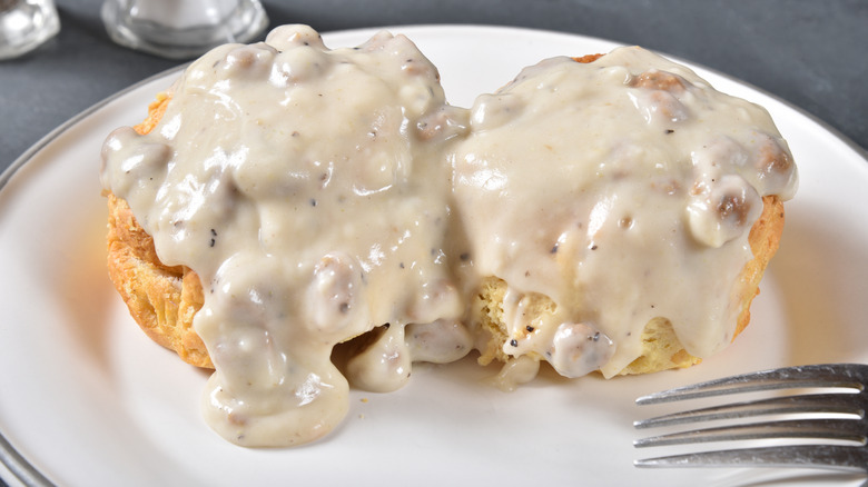 Biscuits with sausage gravy