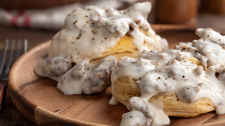Biscuits with sausage gravy