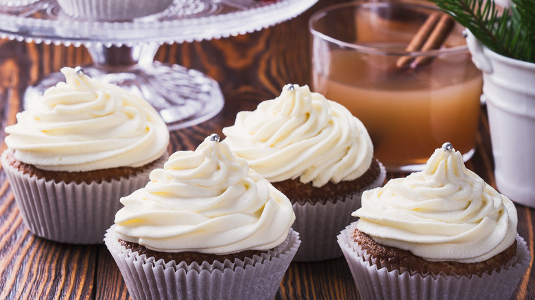Apple cider cupcakes